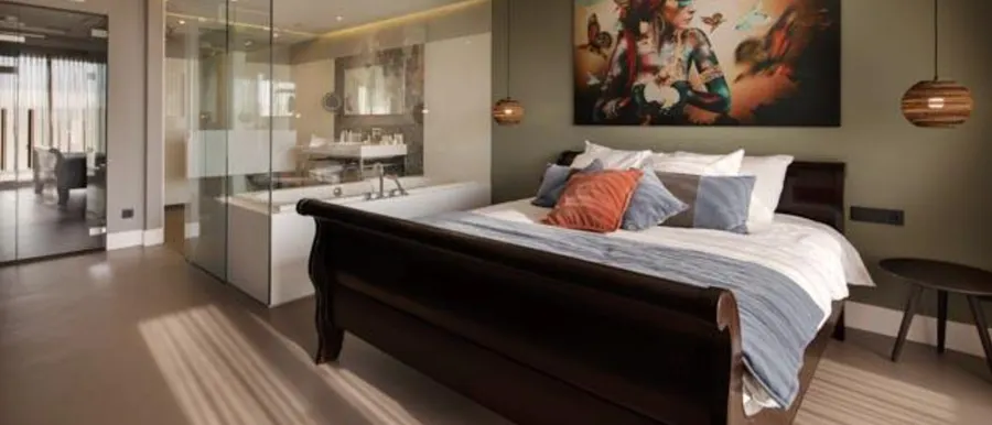 East Suite