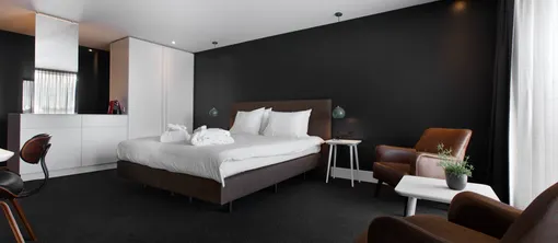 Deluxe hotel room