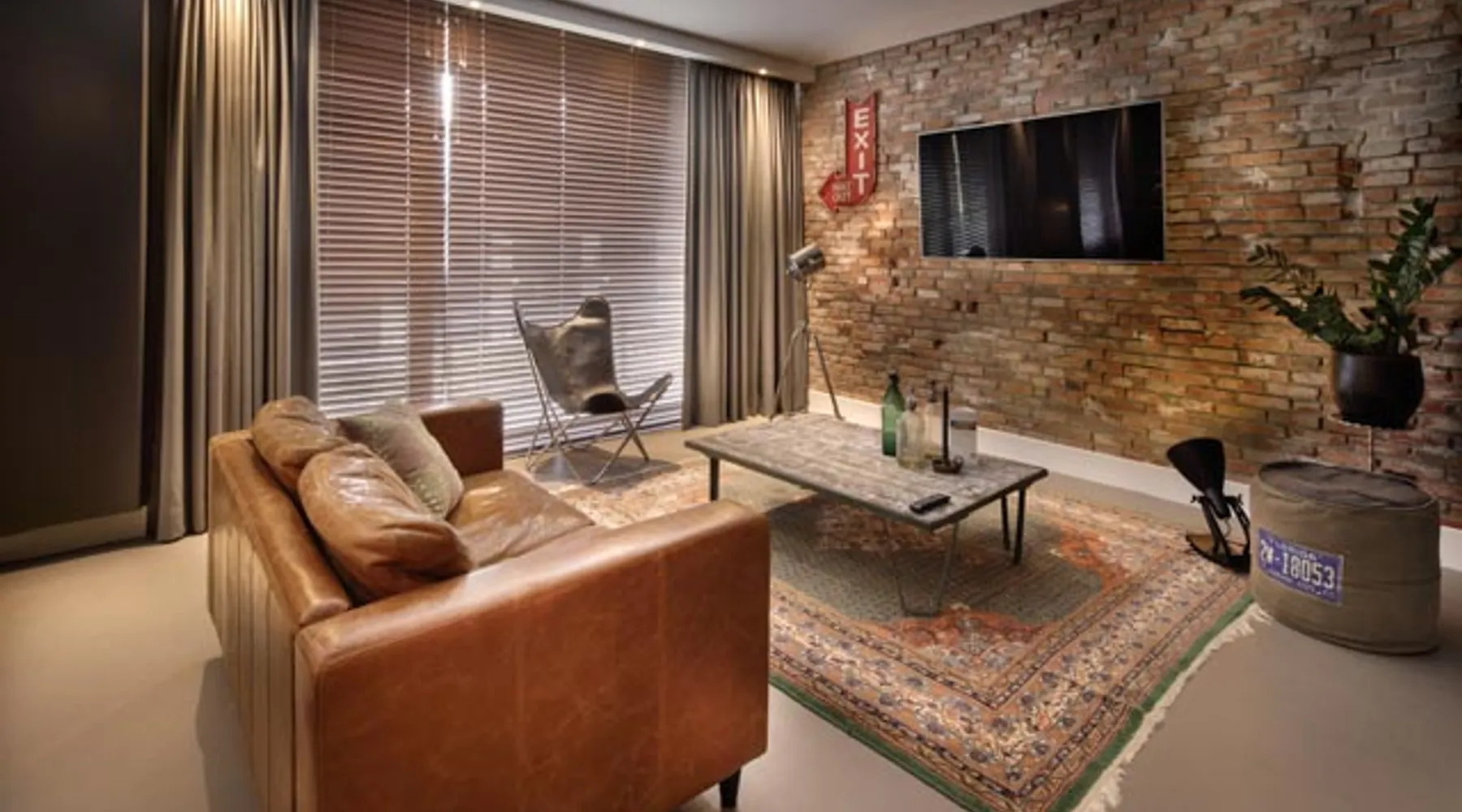 West Suite