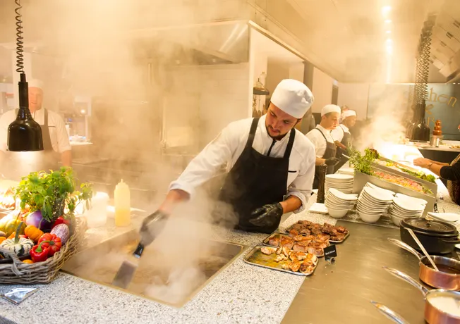 Live Cooking Buffet | Van der Valk | Chef | Live cooking
