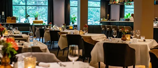 Restaurant Nest | Tables | Ambiance | Hôtel Van der Valk Sassenheim - Leiden