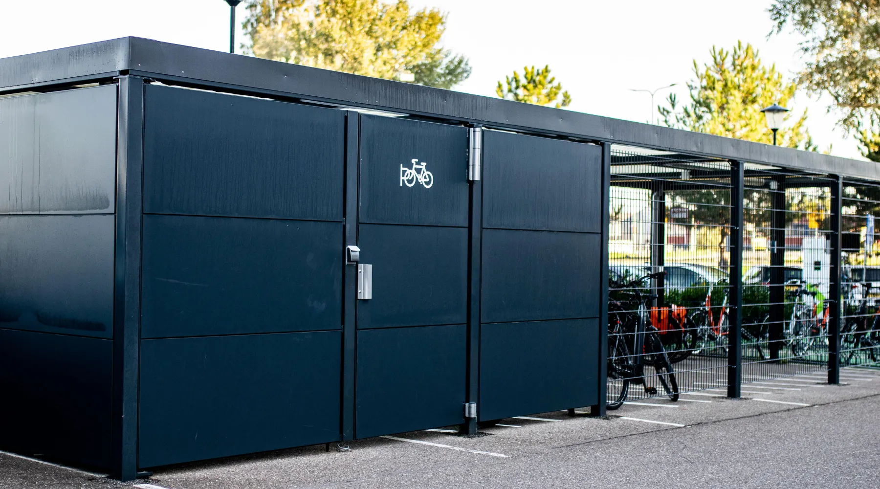 Bicycle shed | Van der Valk Sassenheim - Leiden | Charging point bicycle holiday