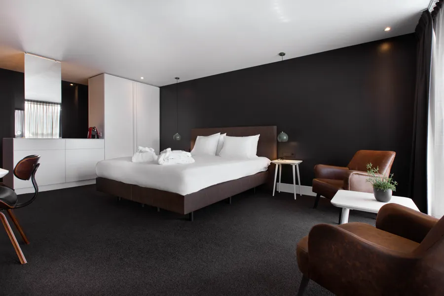 Deluxe hotel room with Game Event package