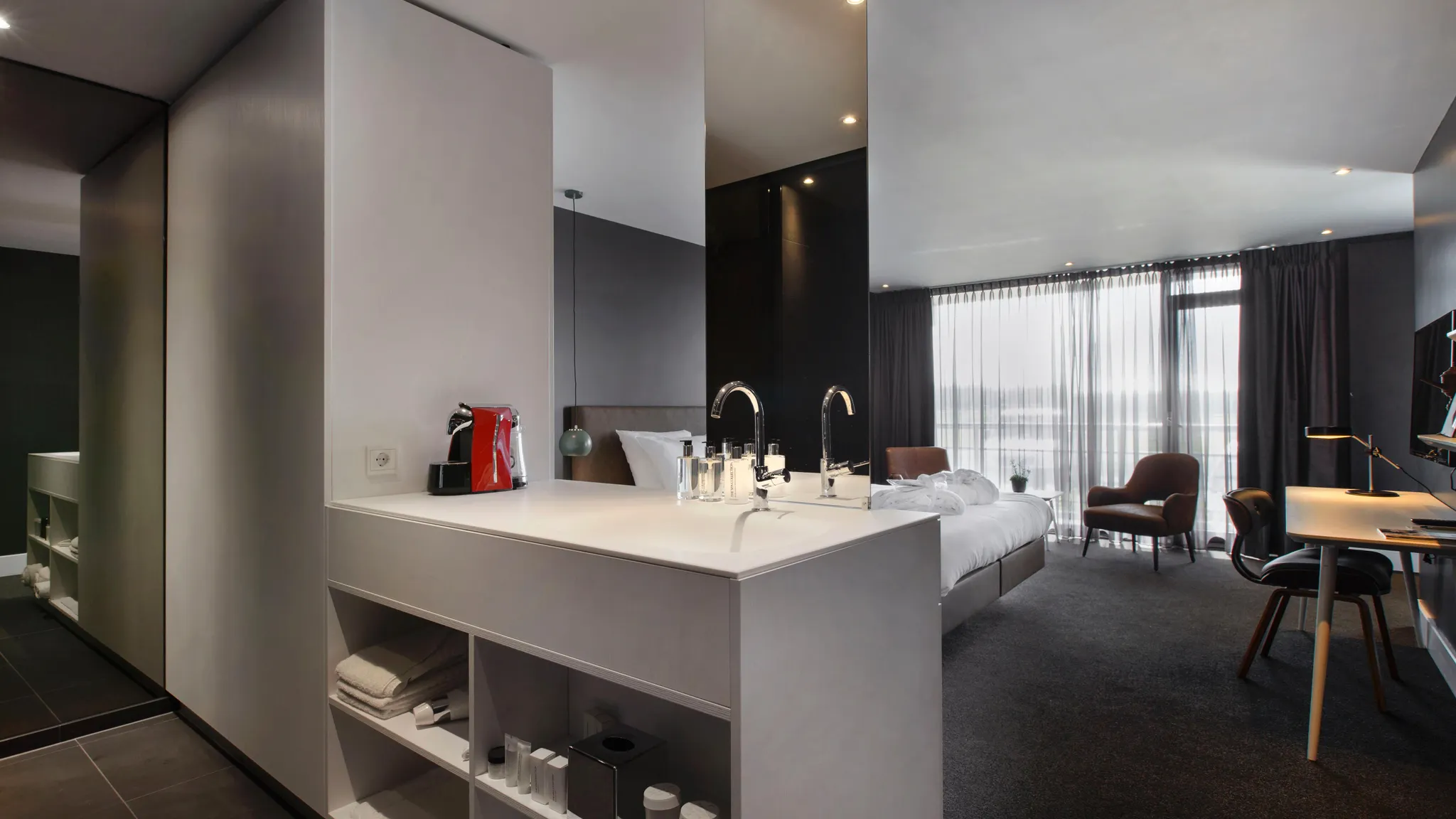Open badkamer familiekamer Hotel Sassenheim