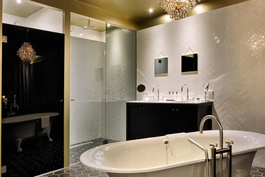Badkamer Casino Suite | Van der Valk Hotel Sassenheim-Leiden