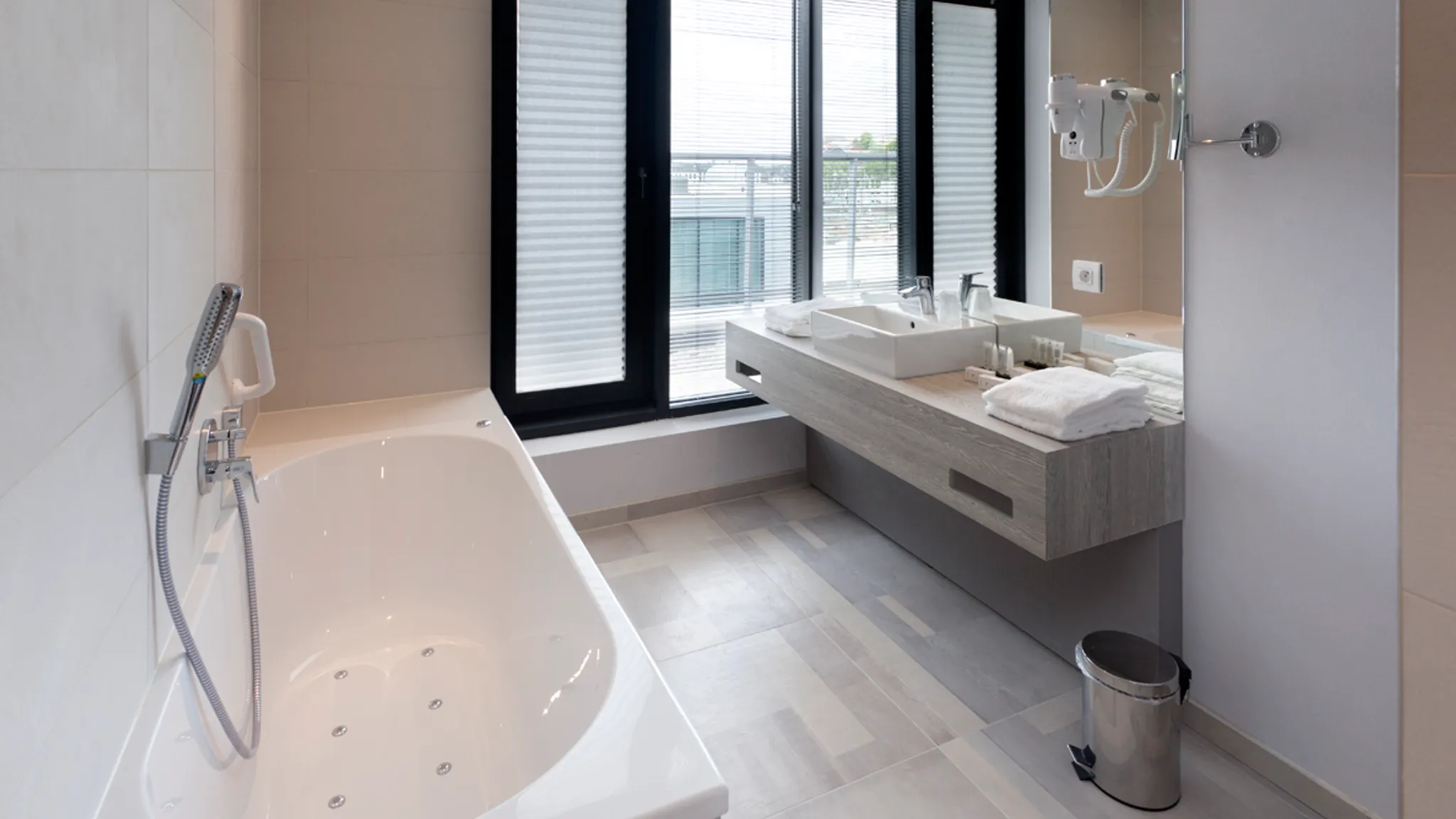 Bad kamer - Business Suite - Van der Valk Hotel Mons Congres