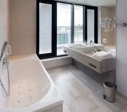 Bad kamer - Business Suite - Van der Valk Hotel Mons Congres