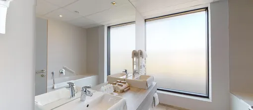 Junior Suite – Chambre avec baignoire et douche à Mons