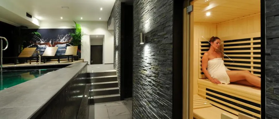 Sauna et piscine