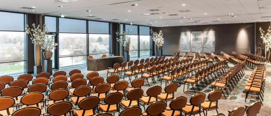 Grote congreszaal de Gouden Leeuw voor meetings, events, feesten, partijen, bruilofen, lunch en diner
