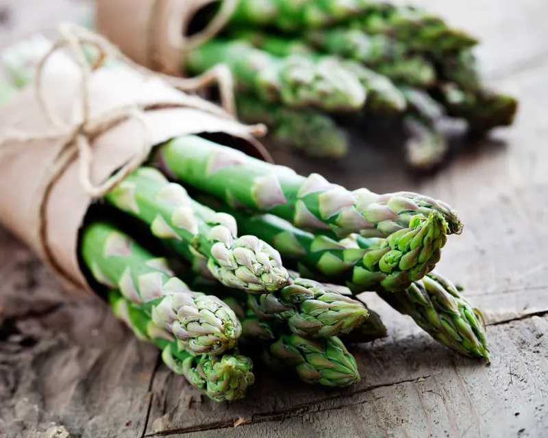 Green asparagus