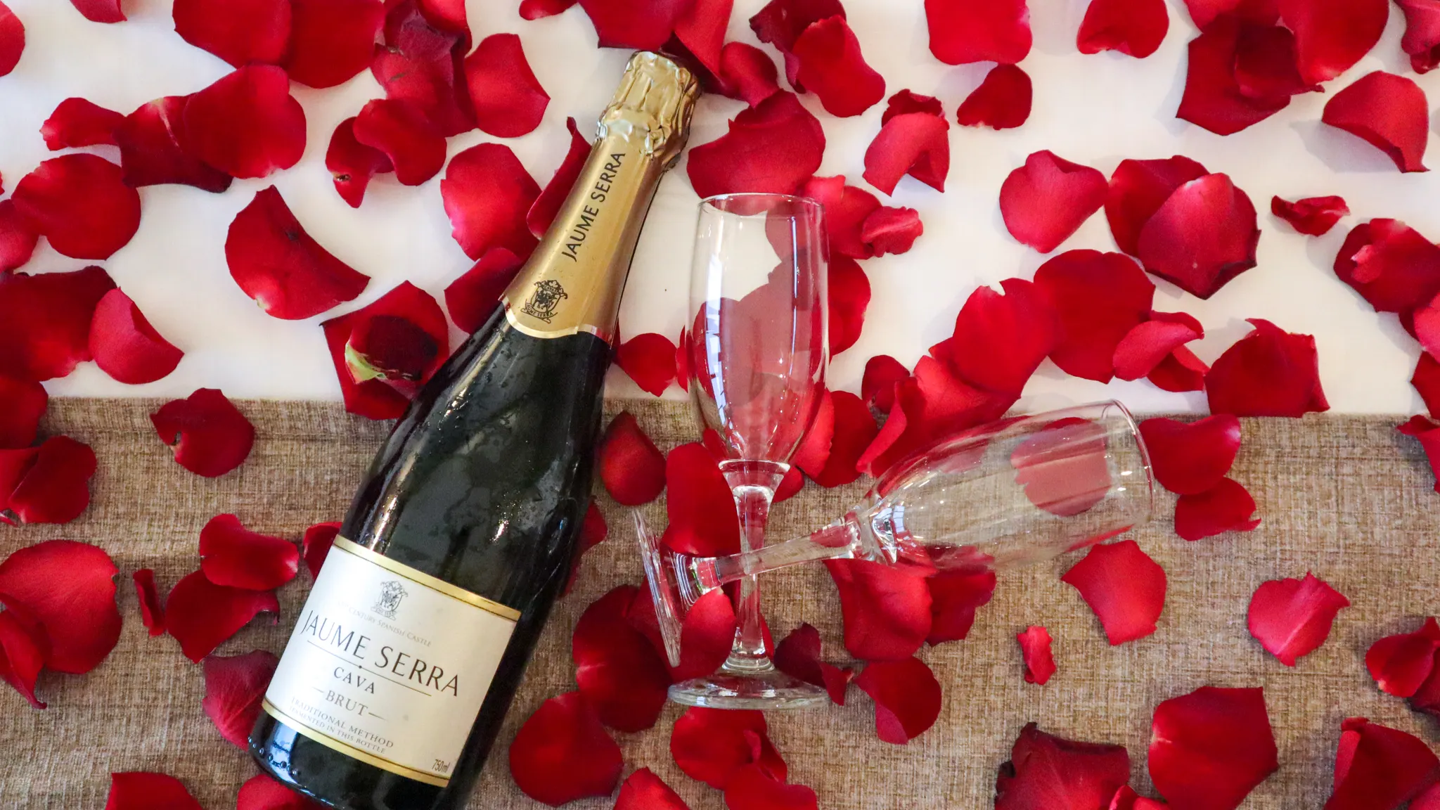 Rose petals and Cava Hotel Veenendaal