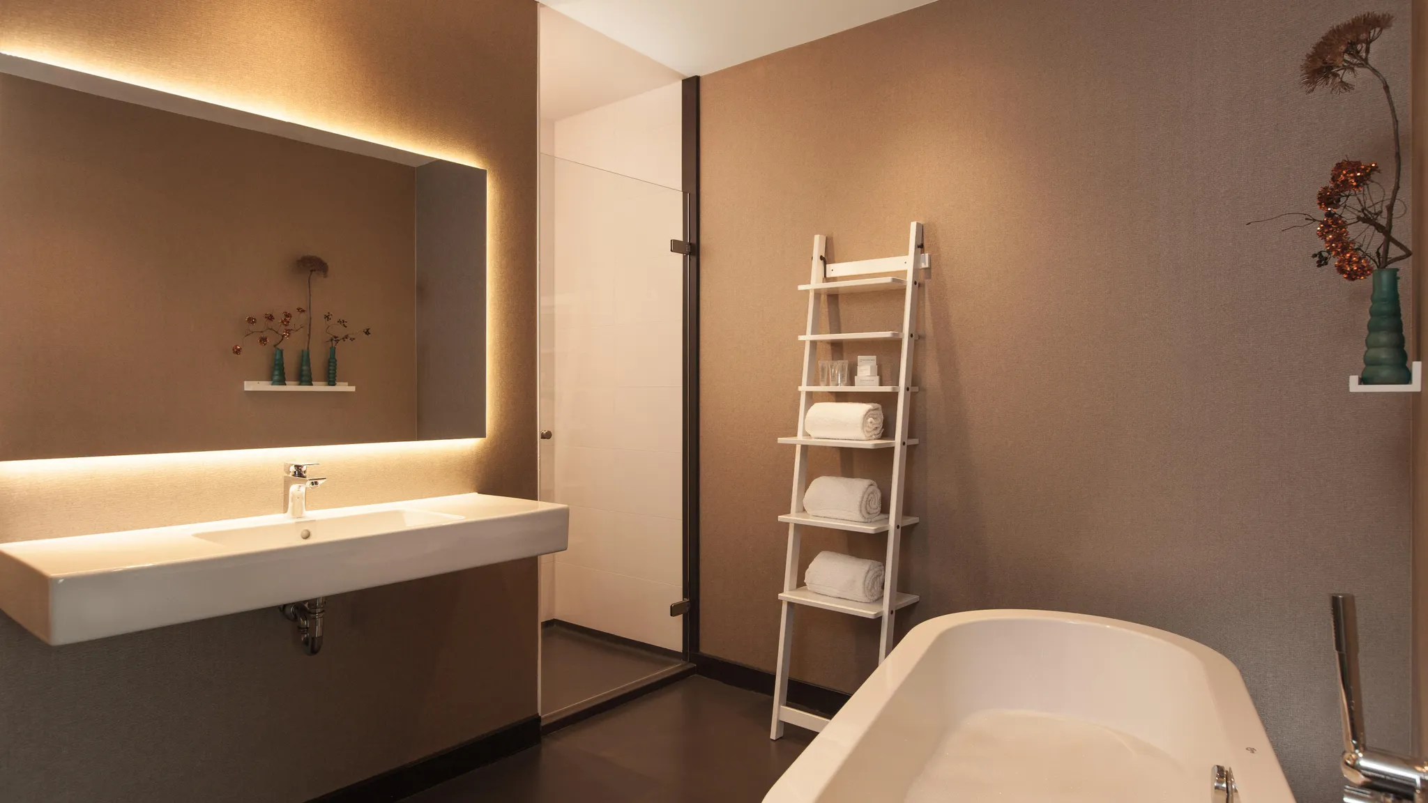 Deluxe hotelkamer met losstaand bad