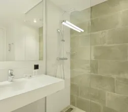 Badkamer Comfort kamer Van der Valk Hotel Nijmegen-Lent