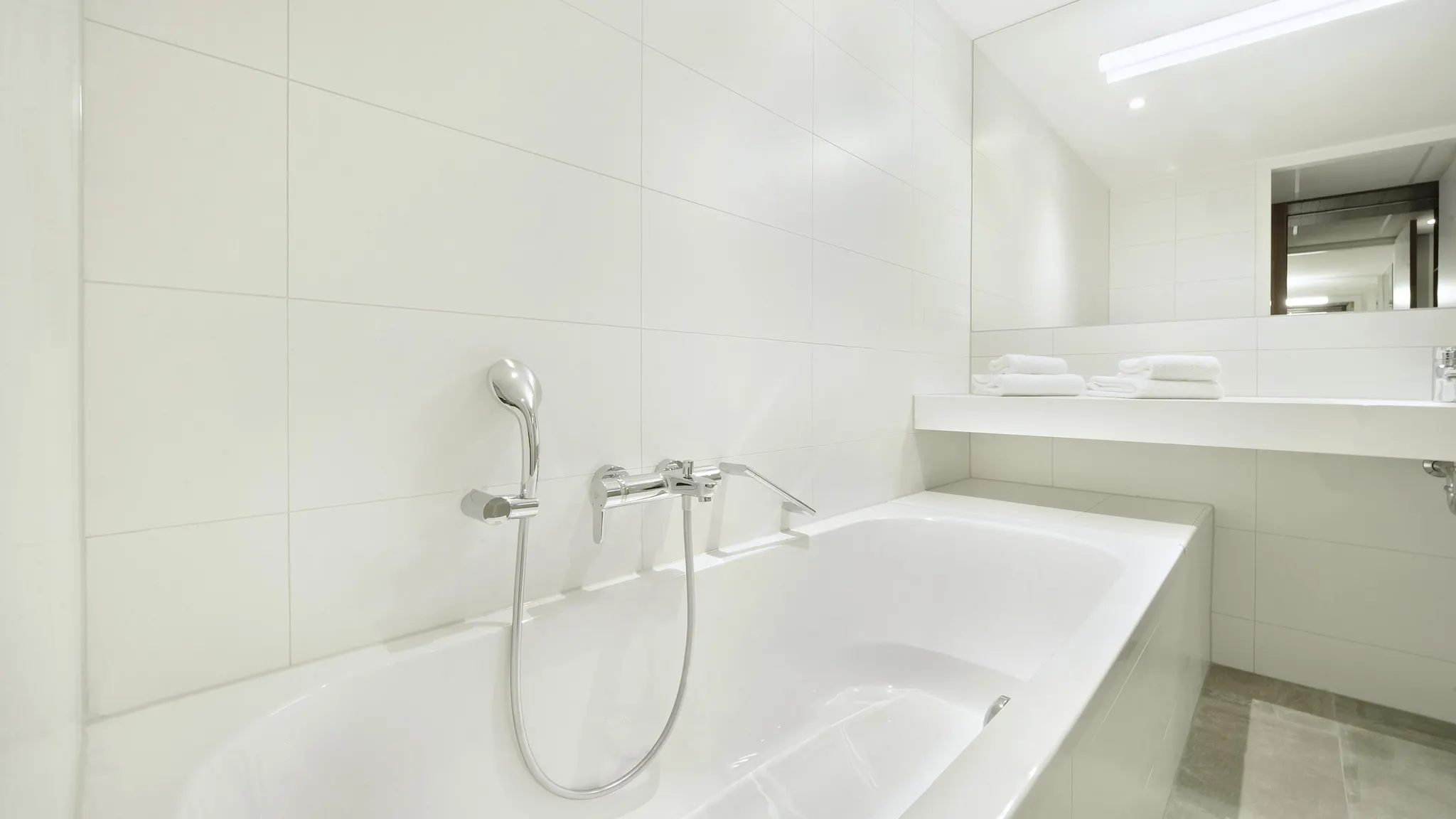 Badkamer Comfort kamer Van der Valk Hotel Nijmegen-Lent