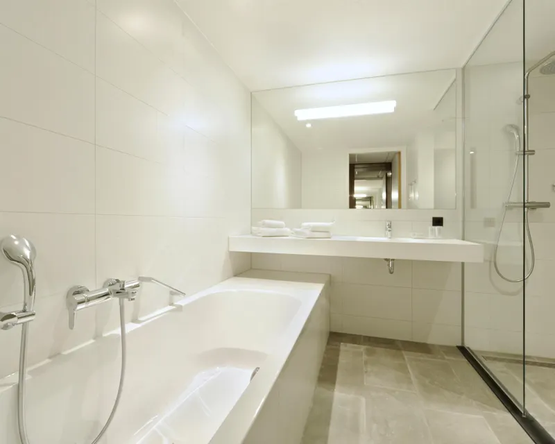 Badezimmer Komfort Zimmer Van der Valk Hotel Nijmegen-Lent