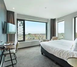 Comfort familiekamer (ouderslaapkamer) Van der Valk Hotel Nijmegen-Lent