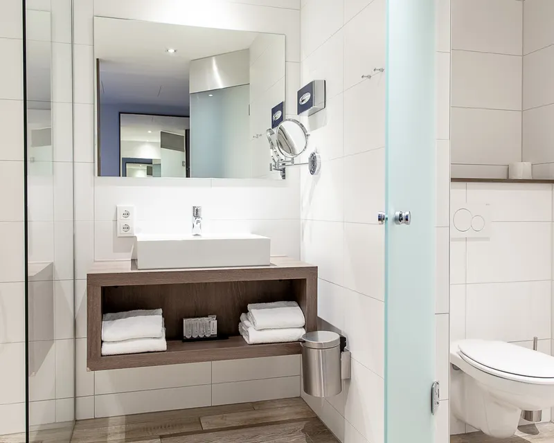 Eindruck Badezimmer Komfortzimmer Hotel Groningen-Hoogkerk