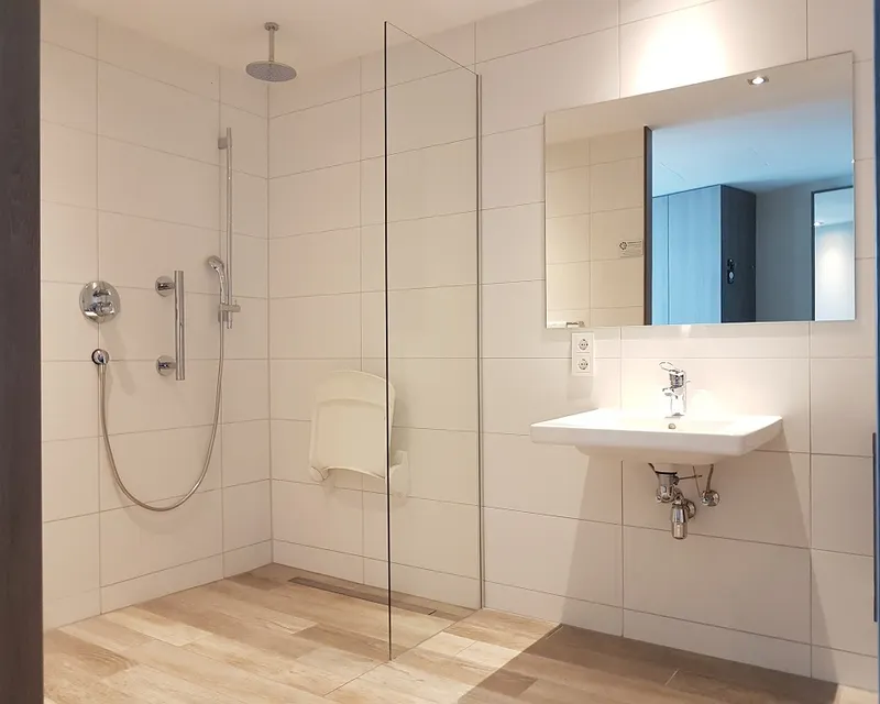 Badezimmer Rollstuhlfreundliches Hotel Comfortzimmer
