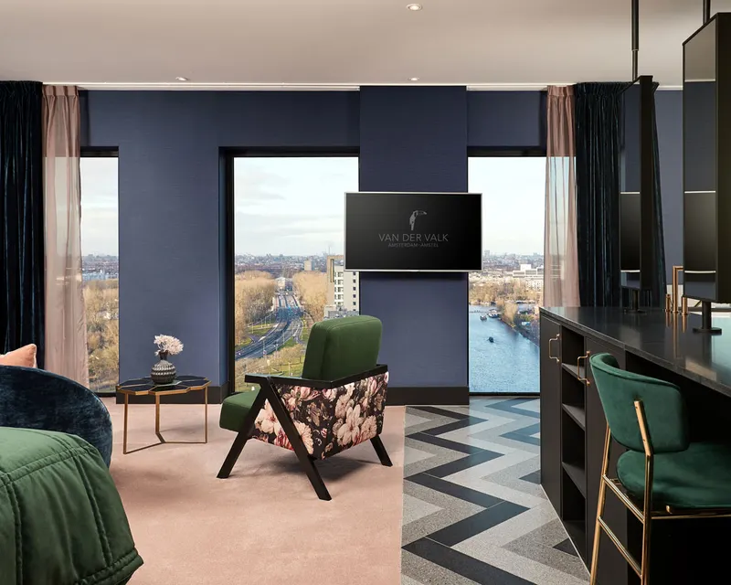 Penthouse Suite North
