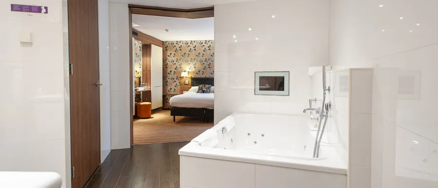 Bathroom whirlpool Van der Valk Hotel Ridderkerk