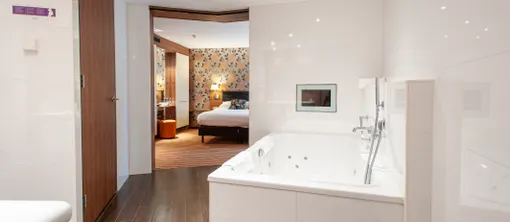 Bathroom Junior Suite Van der Valk Hotel Ridderkerk