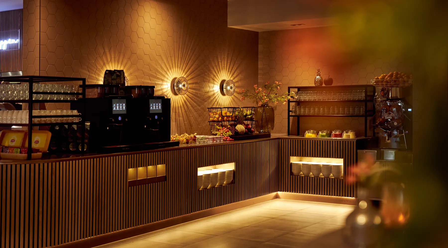 Breakfast corner Van der Valk Groningen-Zuidbroek