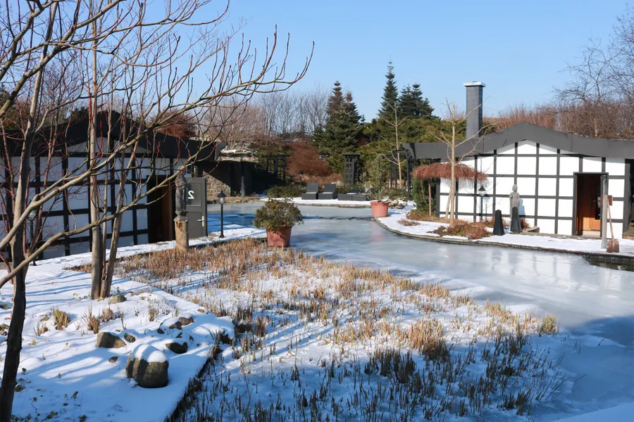 Schnee-Saunalandschaft