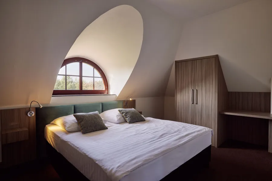Sleeping room