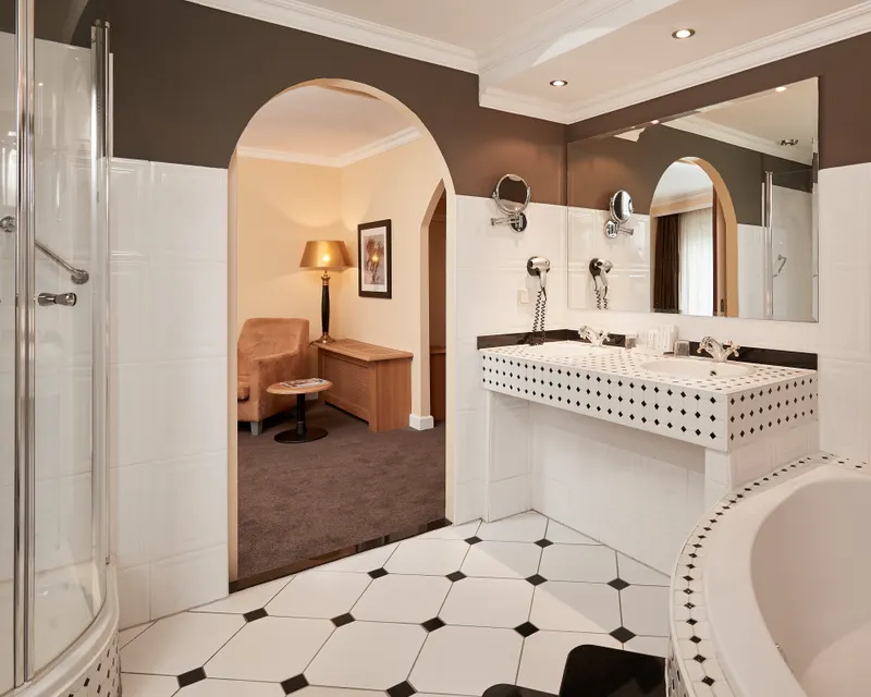 Badezimmer Comfort Zimmer Hotel Hardegarijp-Leeuwarden