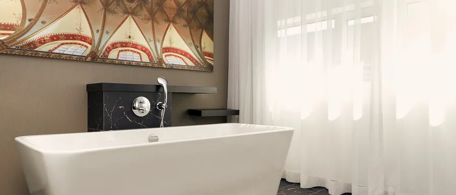 Bad in de Presidential Suite van Hotel Zaltbommel