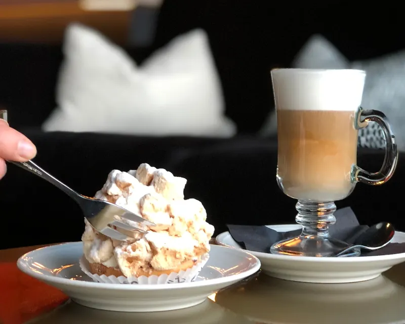 Pastry from Patisserie De Rouw