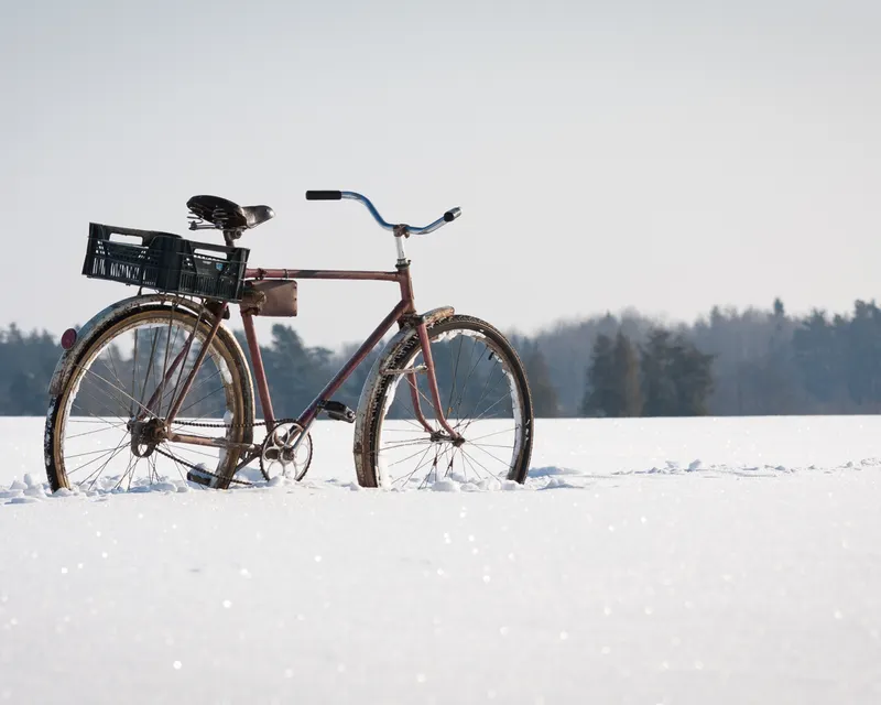 Fiets in de sneeuw