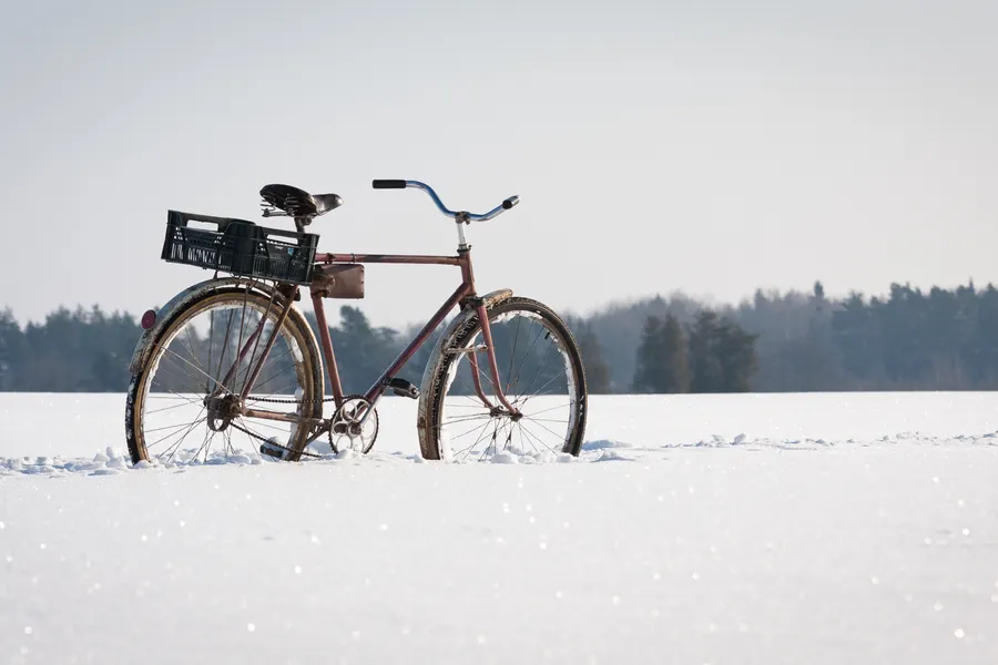 Fiets in de sneeuw