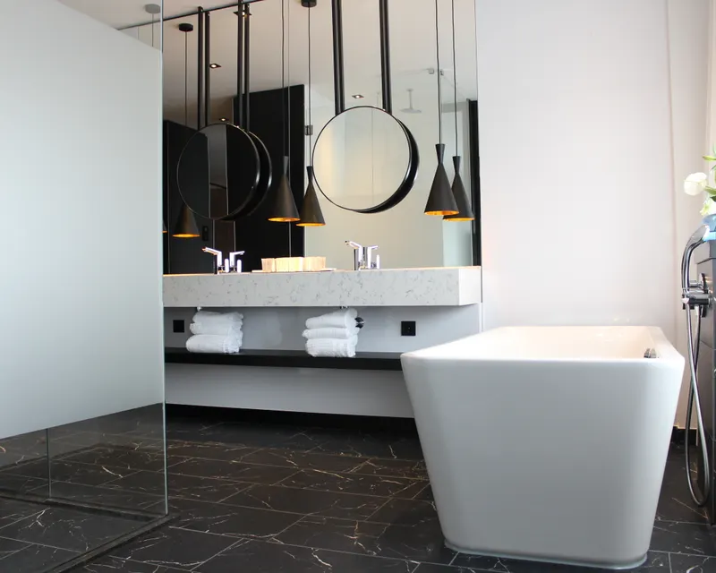 Bath in the Junior Suite of Hotel Zaltbommel