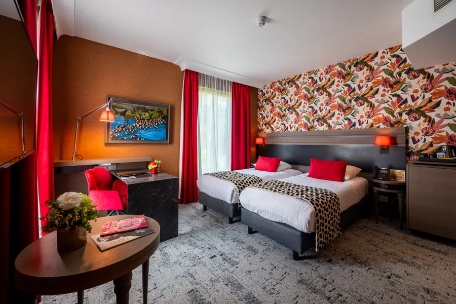 Chambre Classic Twin avec deux lits séparés à l’Hôtel Van der Valk Sélys Liège