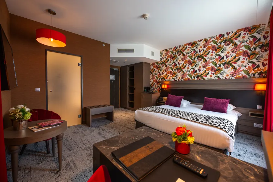 Chambre Classic King avec décoration moderne à l’hôtel Sélys Liège