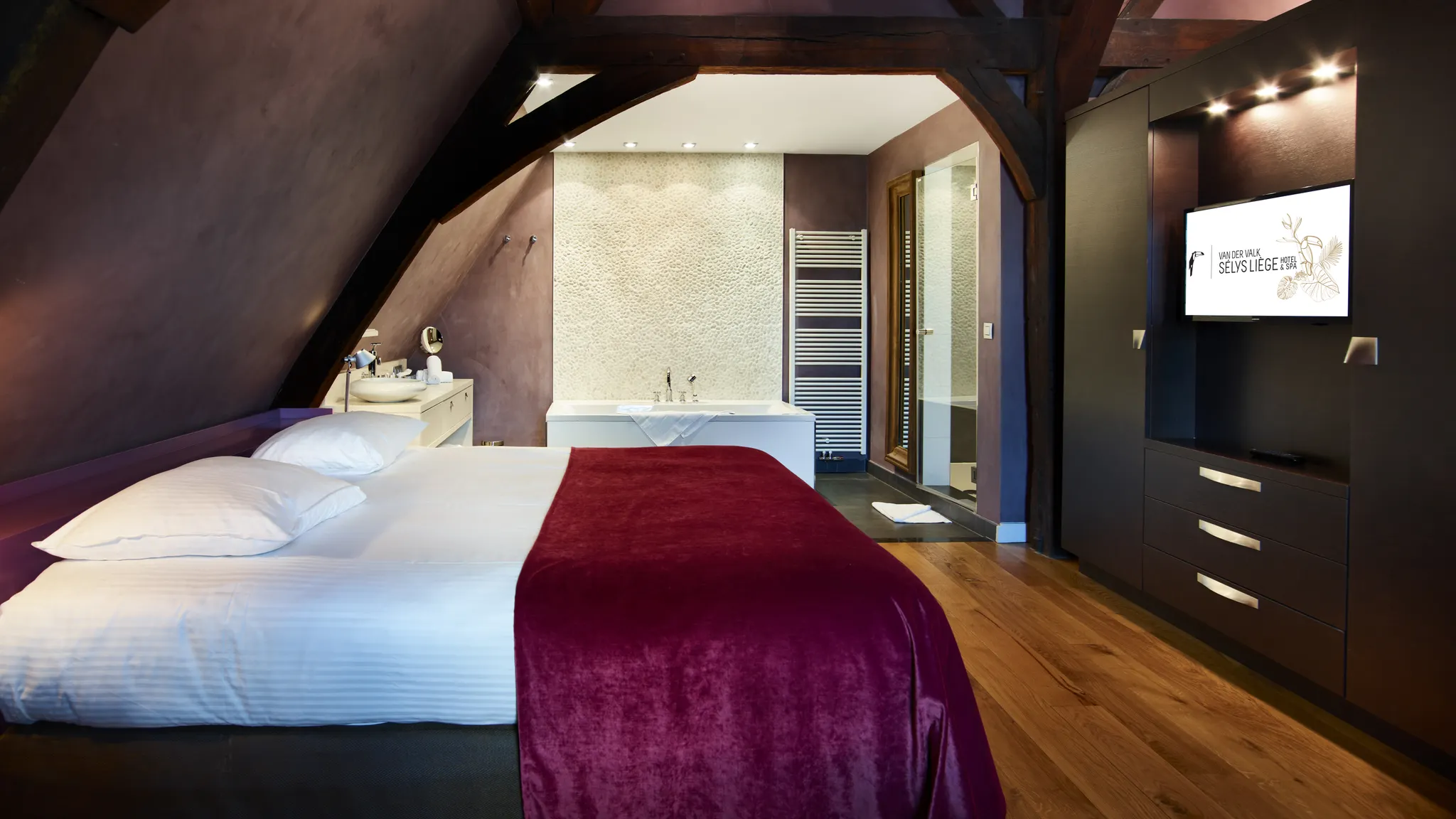 Suite 21