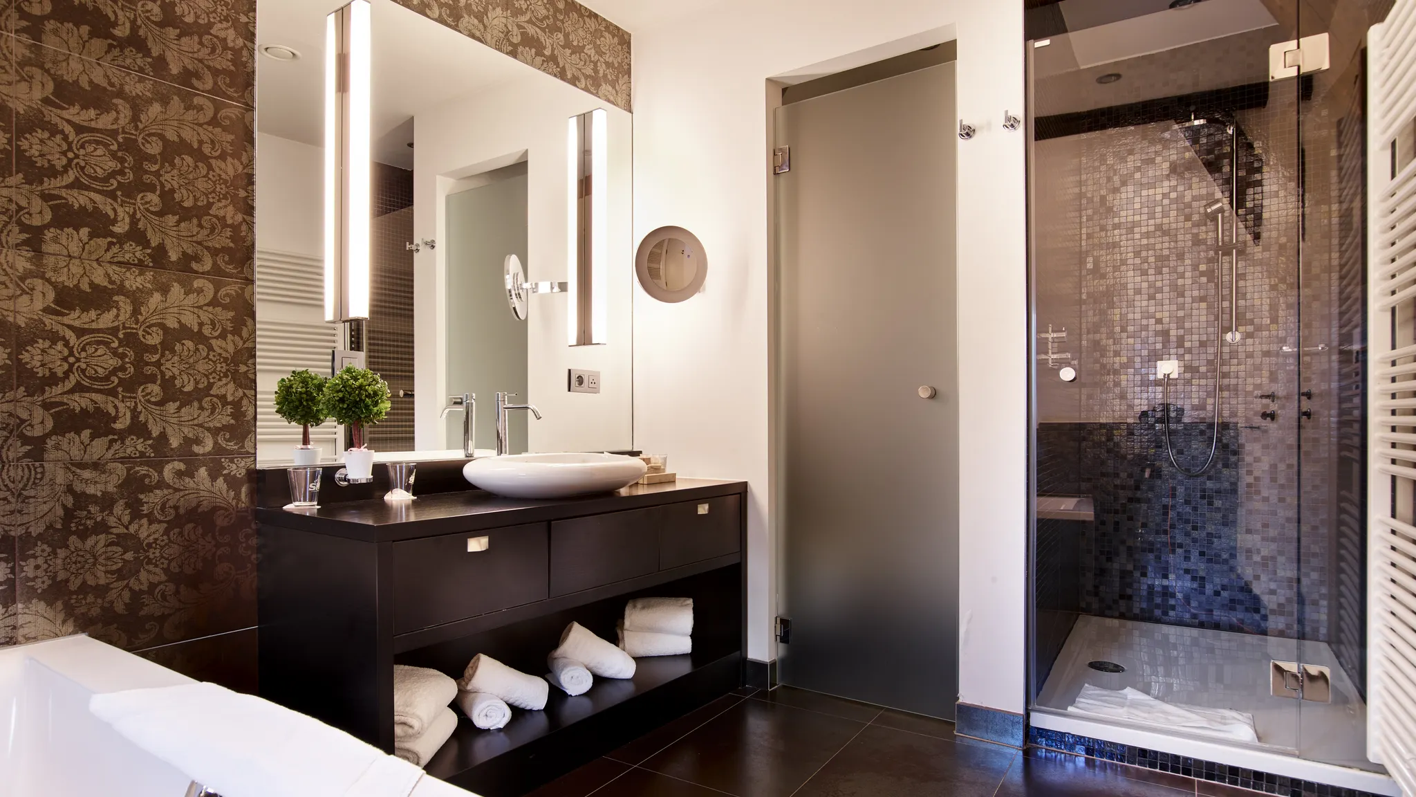 Suite 24