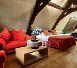 Suite 22