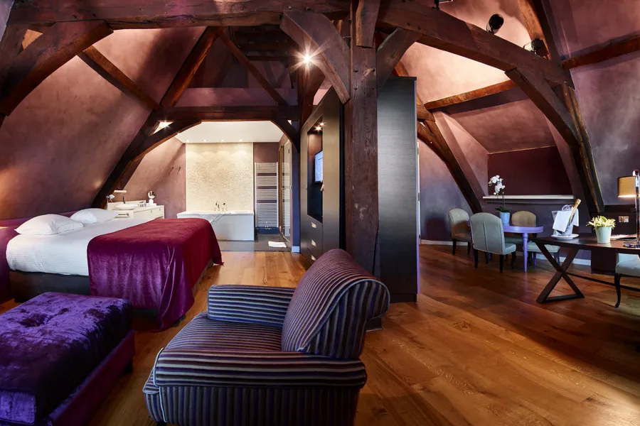 Salon spacieux dans une de nos suites au Van der Valk Hôtel Liège