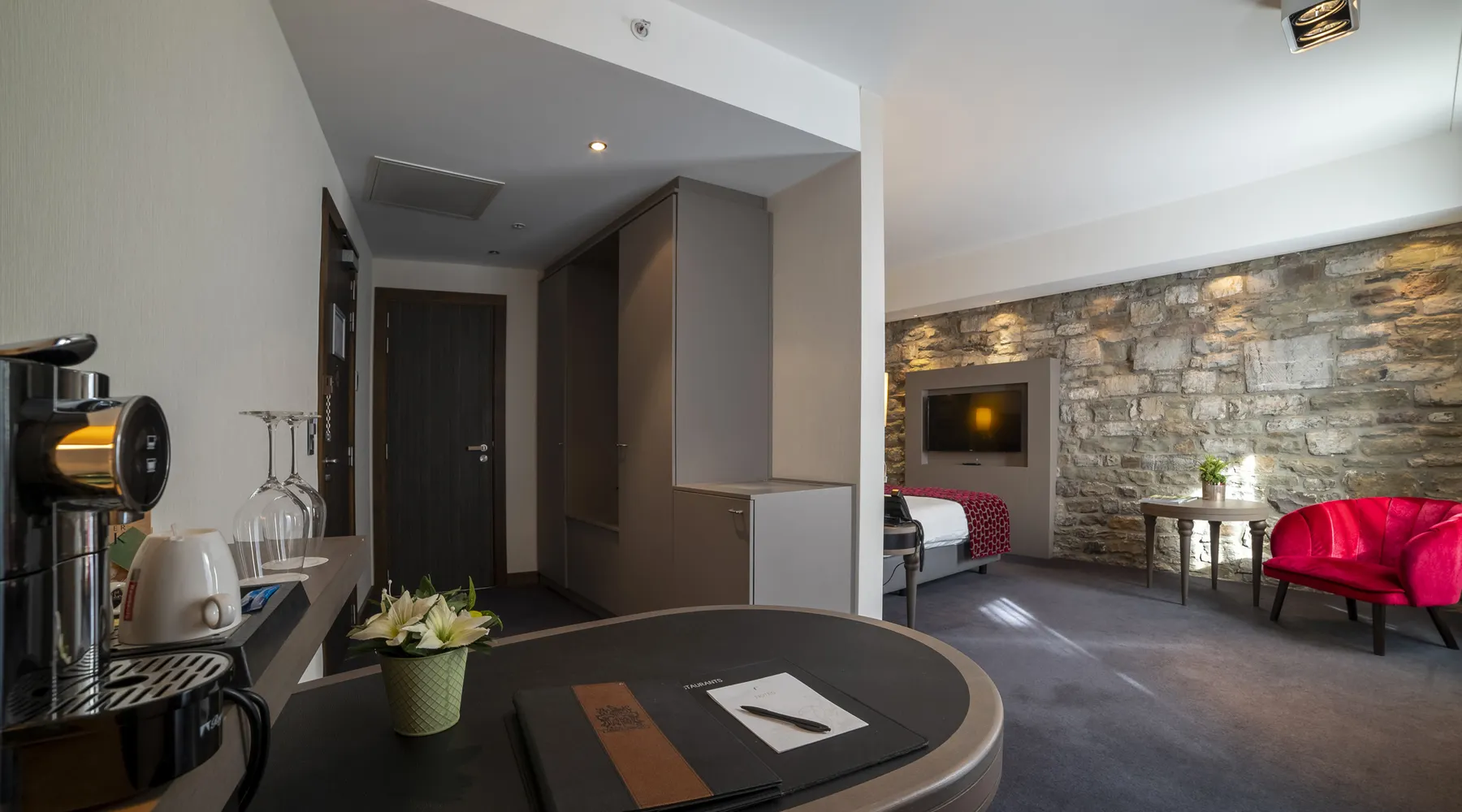 Bureau fonctionnel dans la Suite Deluxe au Van der Valk Hotel Liège Sélys