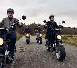 Genießen Sie einen entspannten Herbsturlaub auf Texel mit Radtouren, Wanderungen und einem köstlichen Drei-Gänge-Menü.