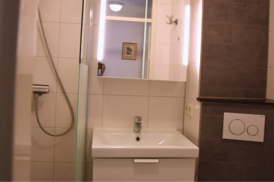 Flat 84 bathroom
