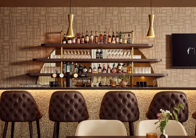 die Hotelbar