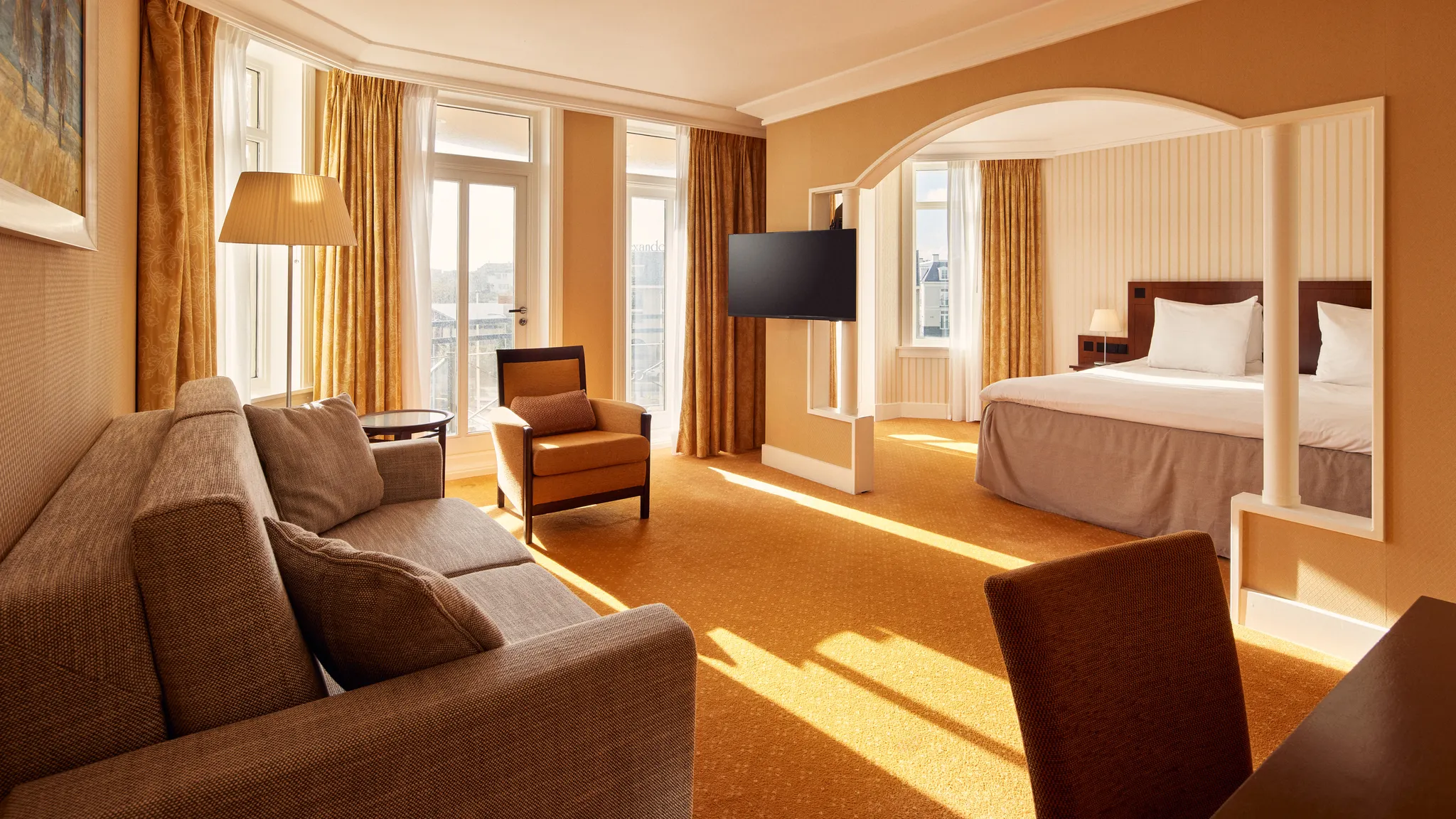 Sleeping and sitting area of the Junior Suite