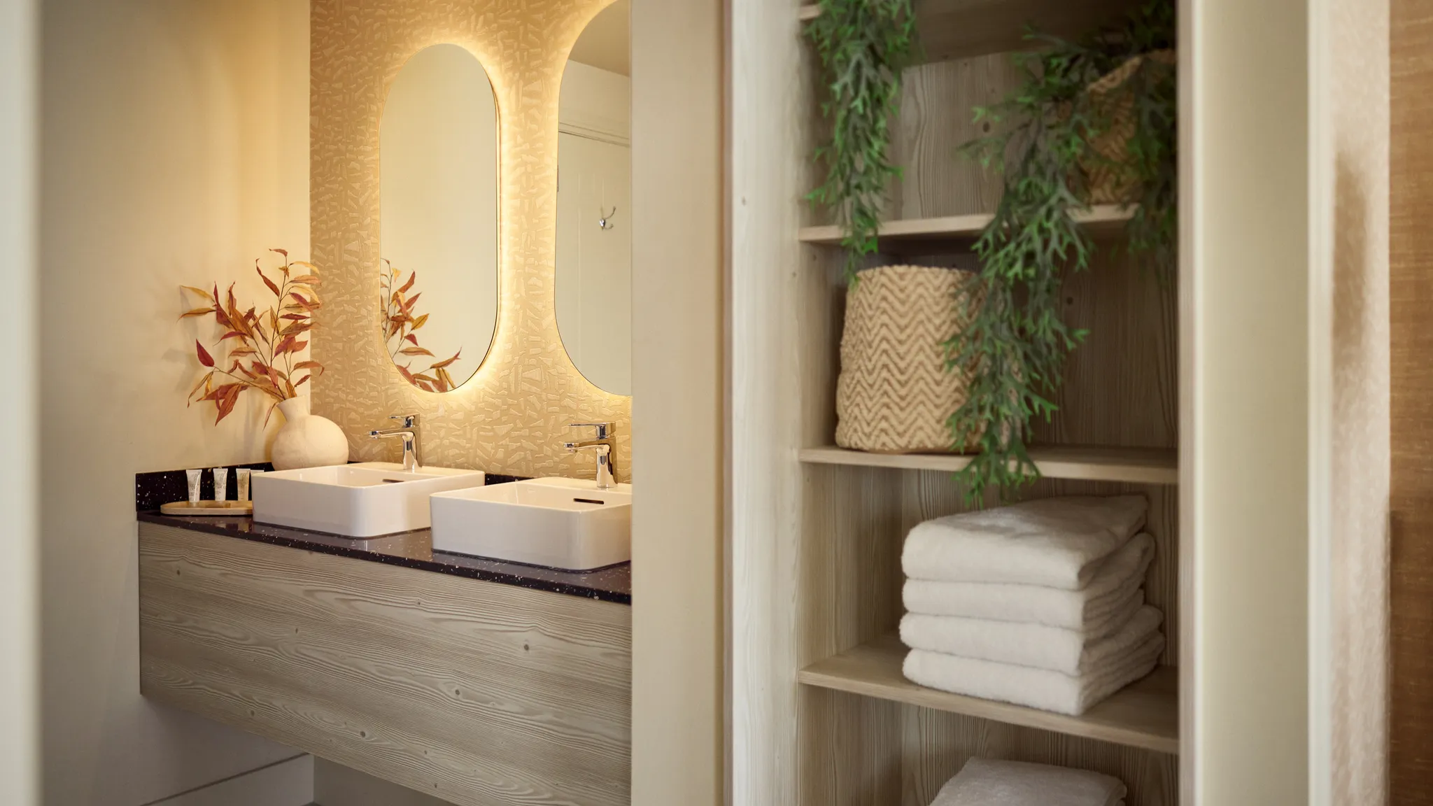 Waschtisch und Vitrine im Badezimmer der Palace Suite