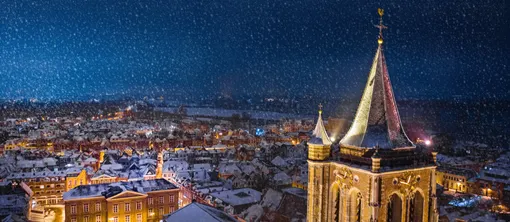 Schneebedeckte Häuser in Gorinchem