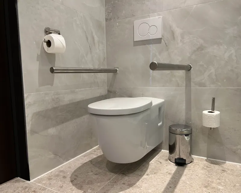 Toilet disabled friendly room Van der Valk Gorinchem