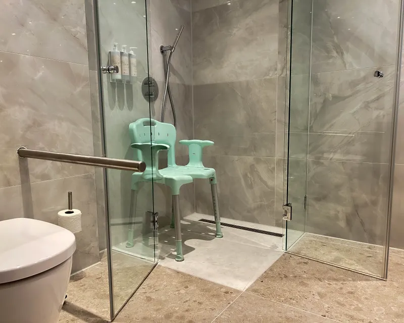 Shower cabin disabled friendly room Van der Valk Gorinchem